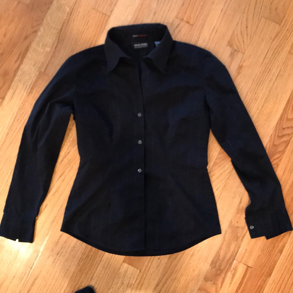 NY&co fitted button down XS